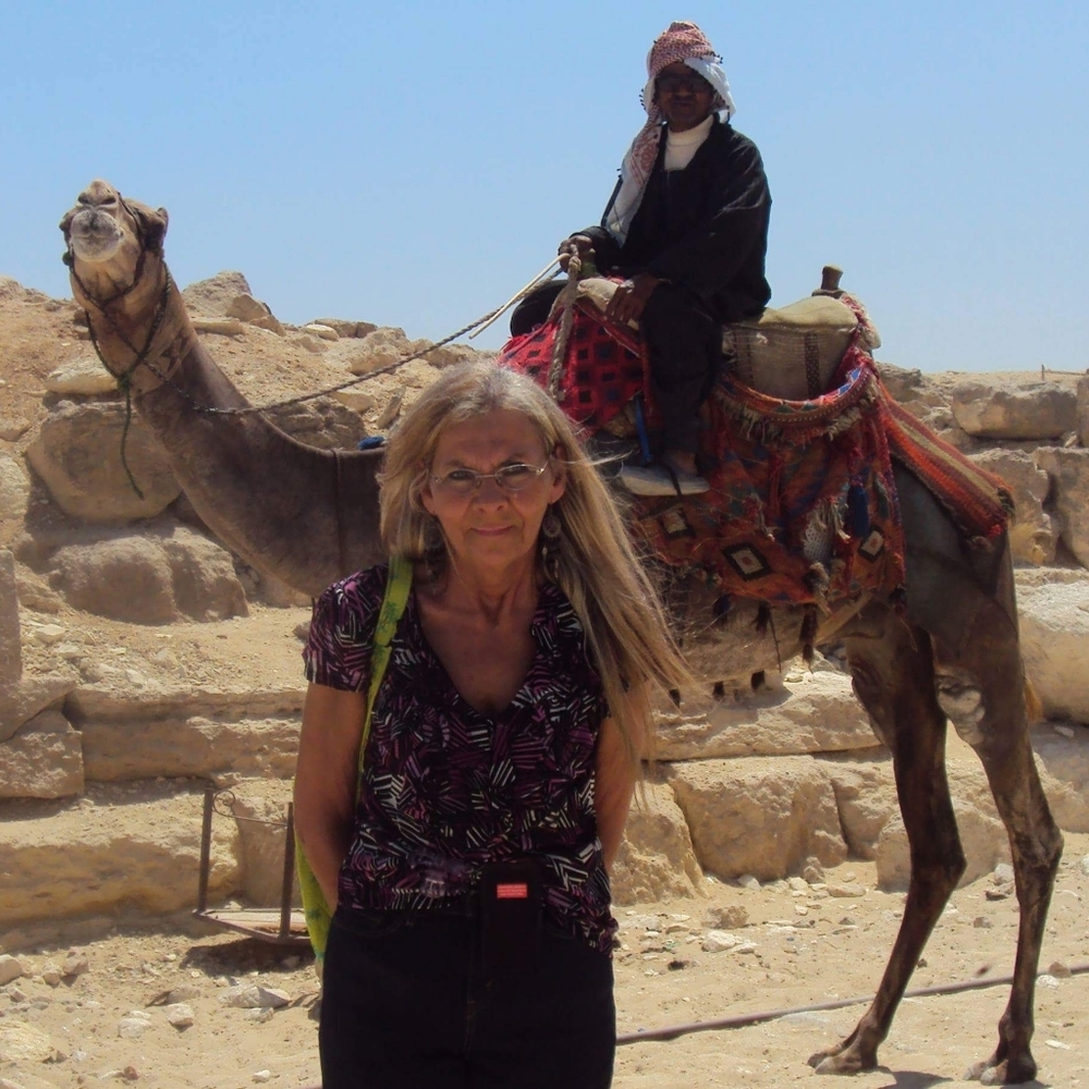 Meet your Posher,  Top Rated Ambassador II...Life is Short..buy and Enjoy ❤️